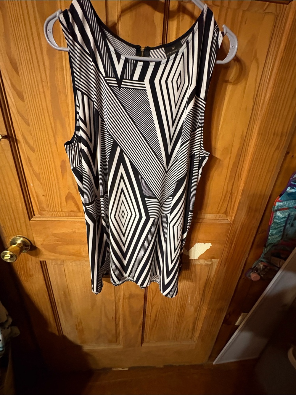 Worthington Black and White Geometric Sleeveless Shift Dress